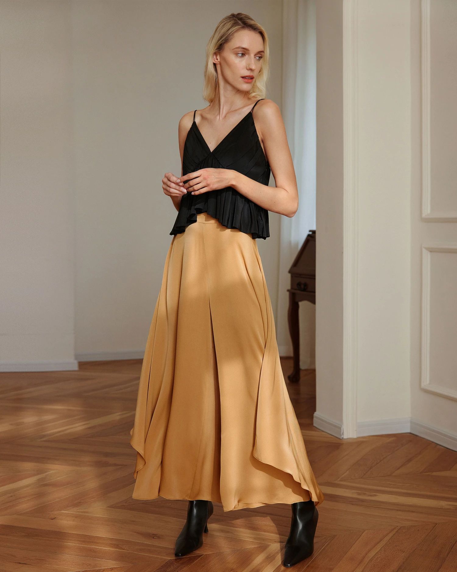 Wide-Legged Silk Fig Pants - Image 8