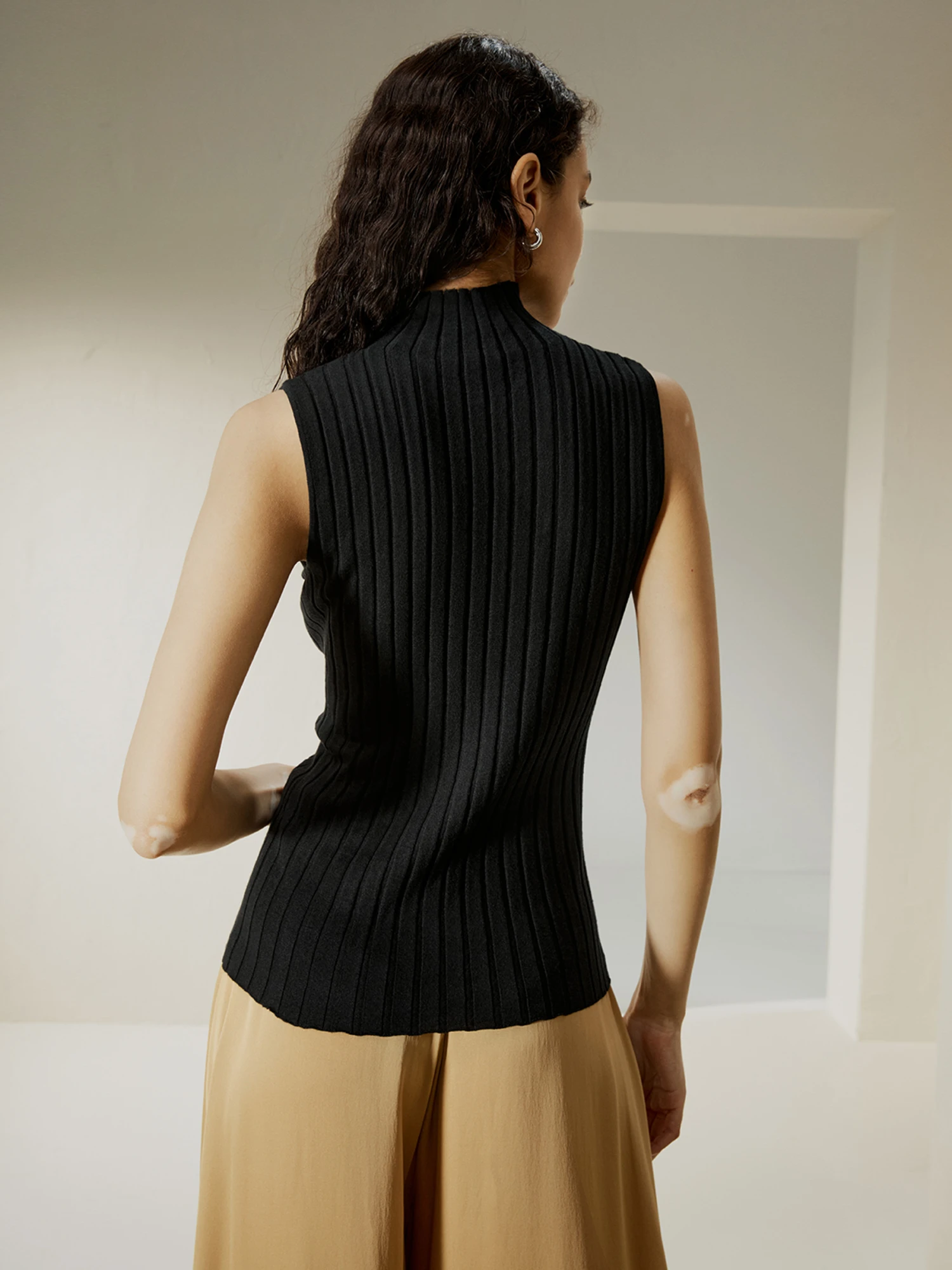 Silk-Cashmere Blend Knit Top - Image 8