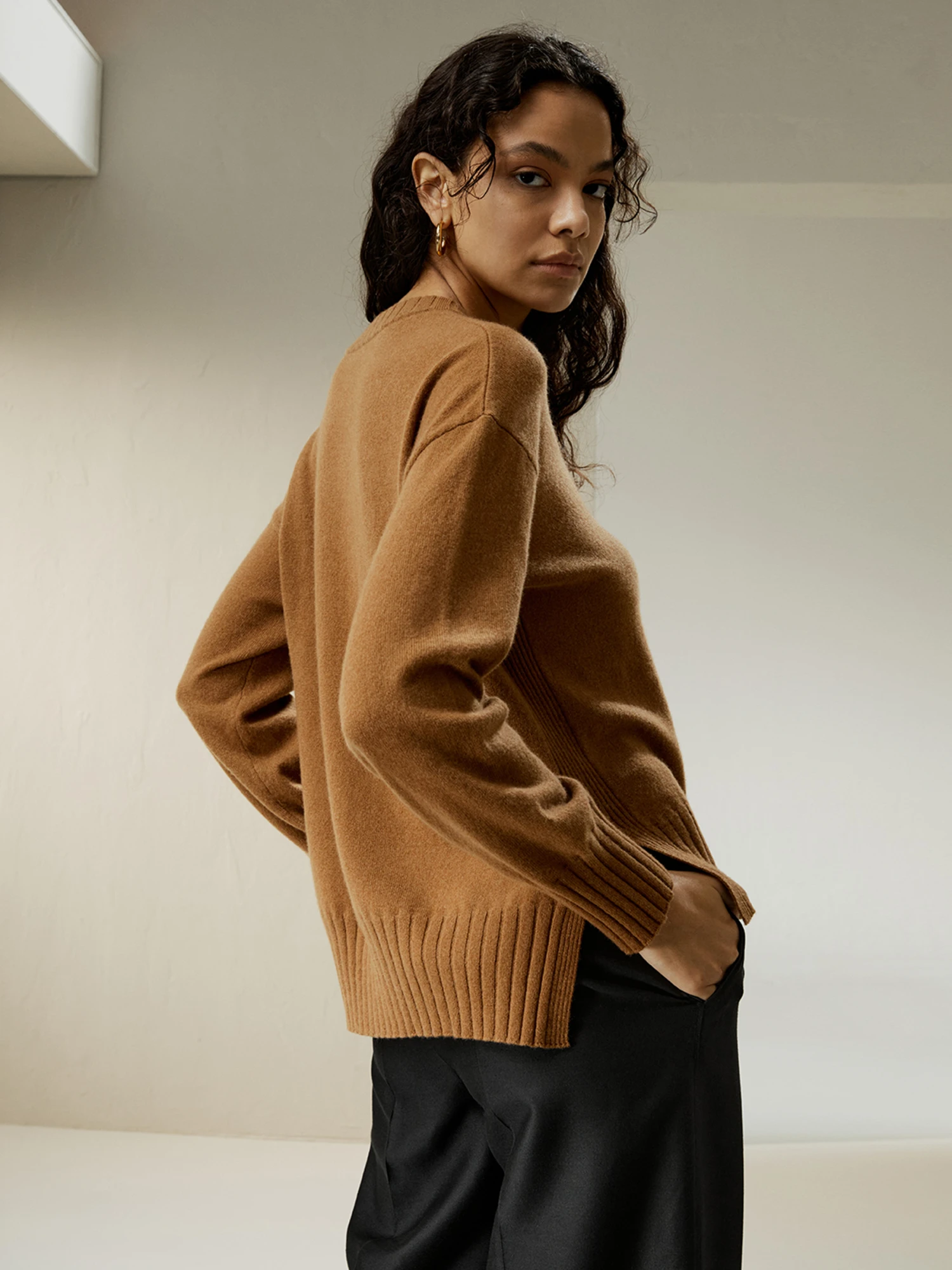Crew Neck Cashmere Sweater - Image 8