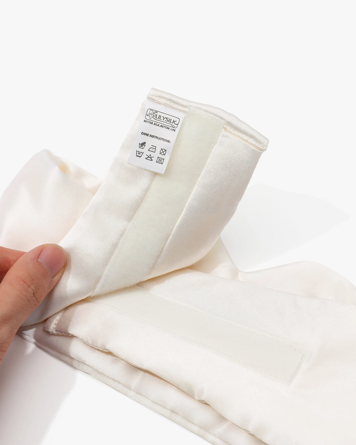 Elegant One Piece Silk Sleep Eye Mask - Image 2