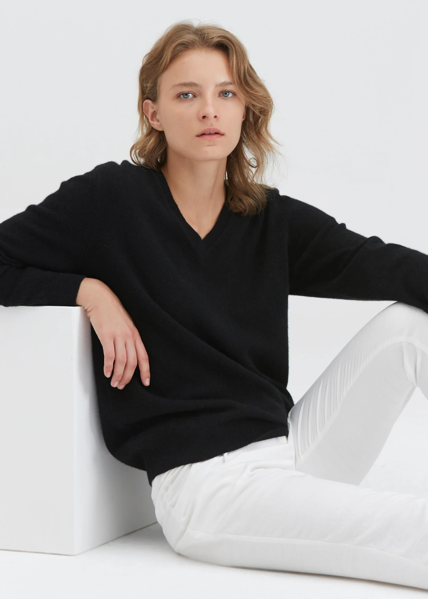 Women's Cashmere V Neck Soft Winter Sweater - Image 2