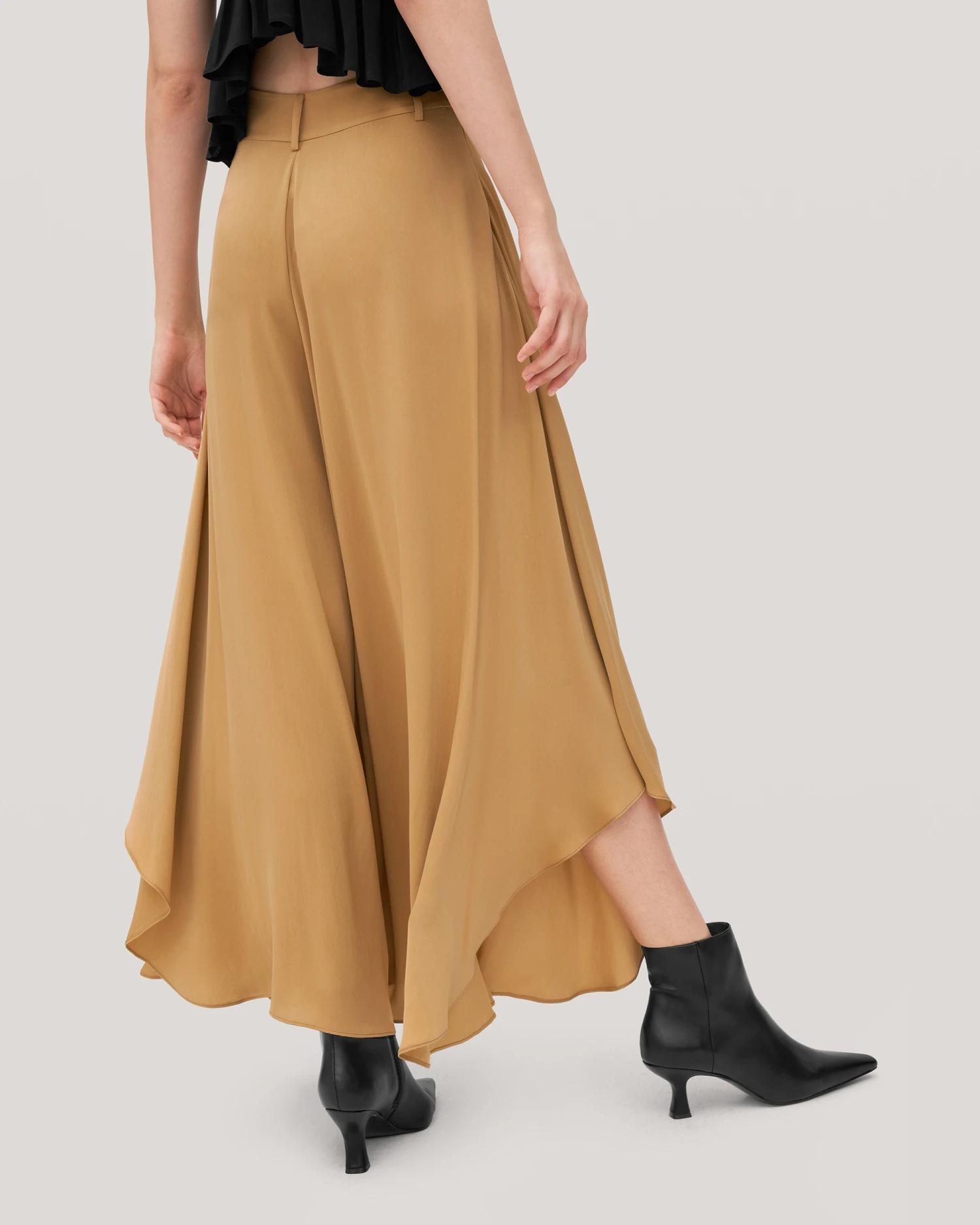 Wide-Legged Silk Fig Pants - Image 9