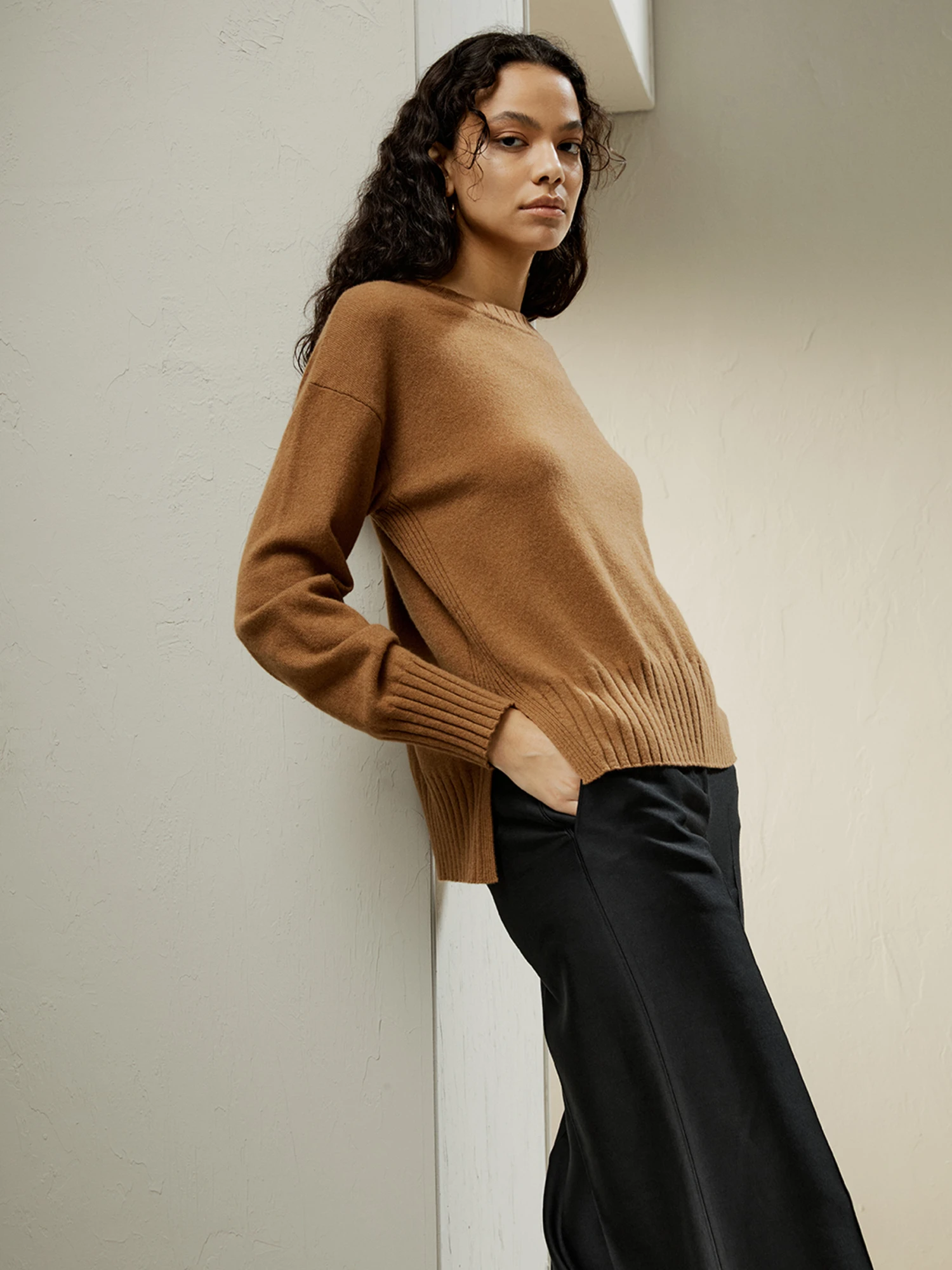 Crew Neck Cashmere Sweater - Image 9