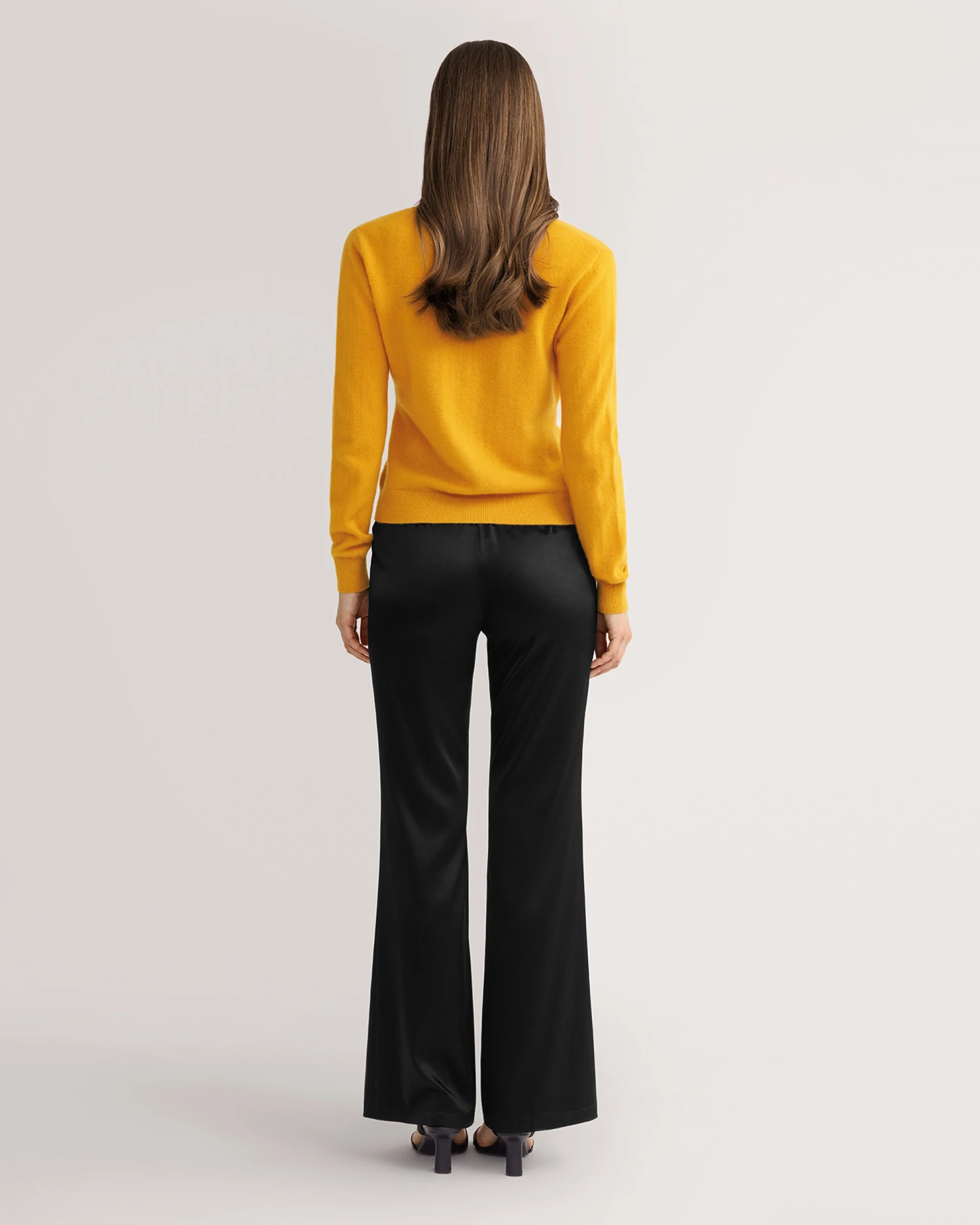 Cashmere Knitted V-neck Cardigan - Image 17