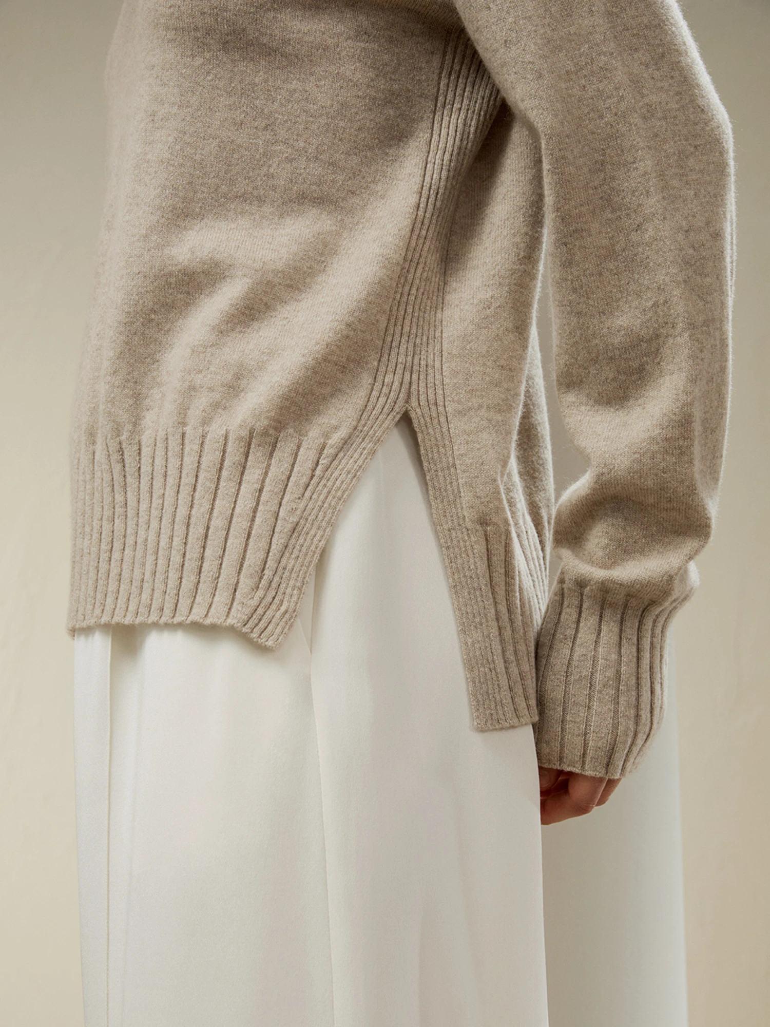 Crew Neck Cashmere Sweater - Image 4