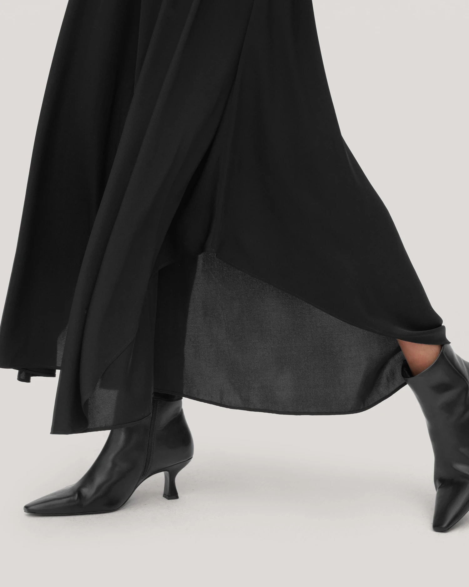 Wide-Legged Silk Fig Pants - Image 4