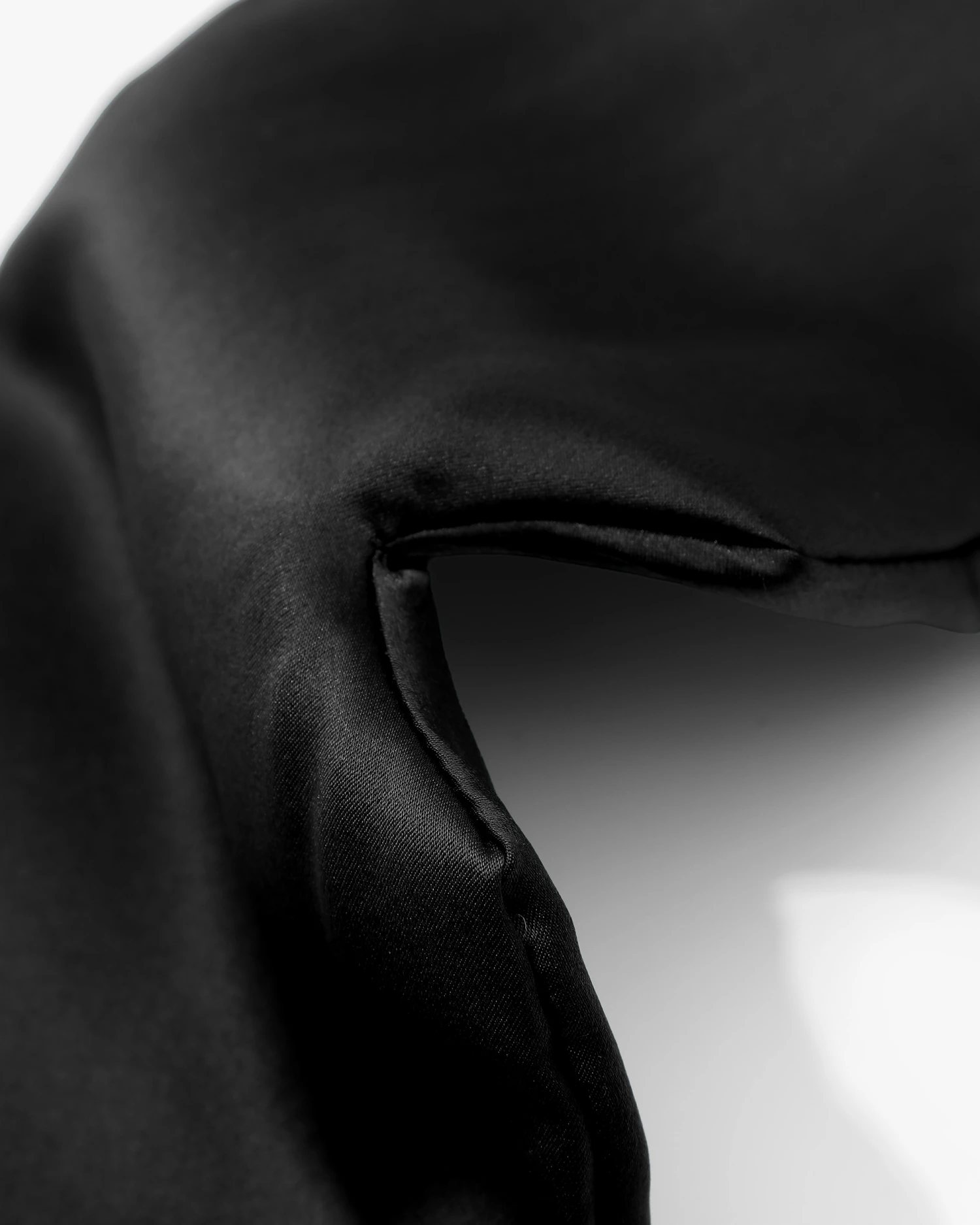 Elegant One Piece Silk Sleep Eye Mask - Image 7