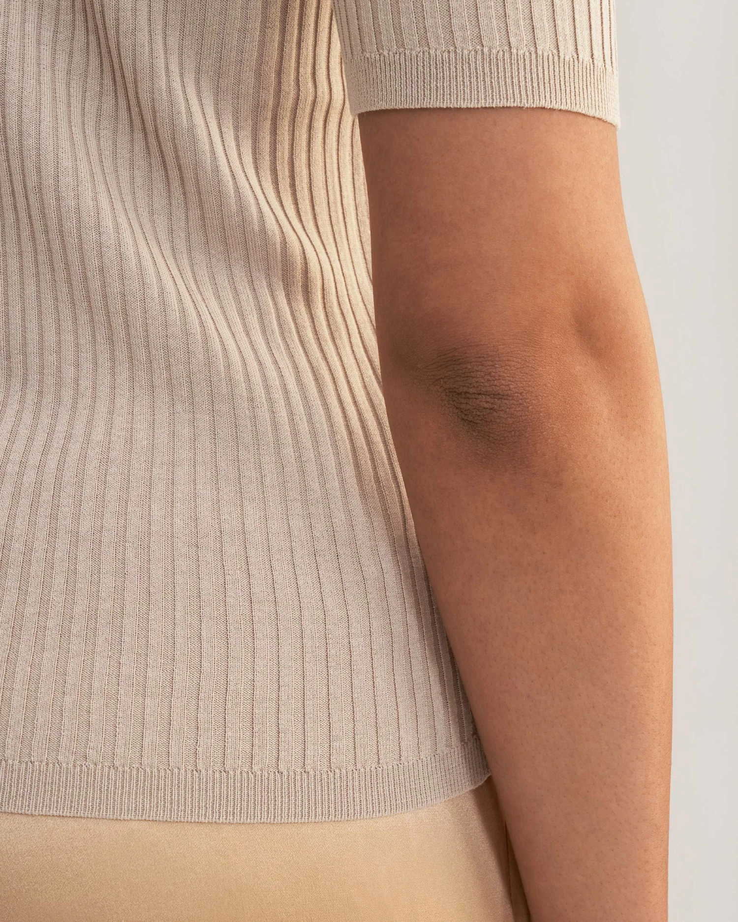 Short Sleeve Basic Silk Knit Tee - Image 18