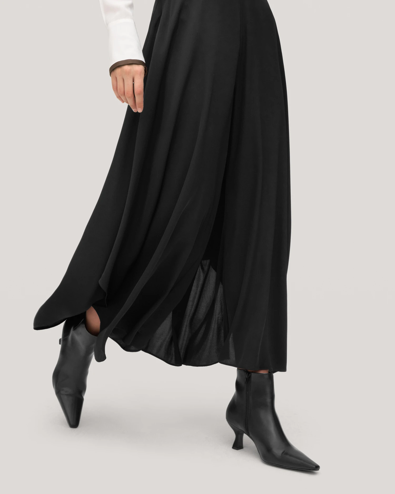 Wide-Legged Silk Fig Pants - Image 5