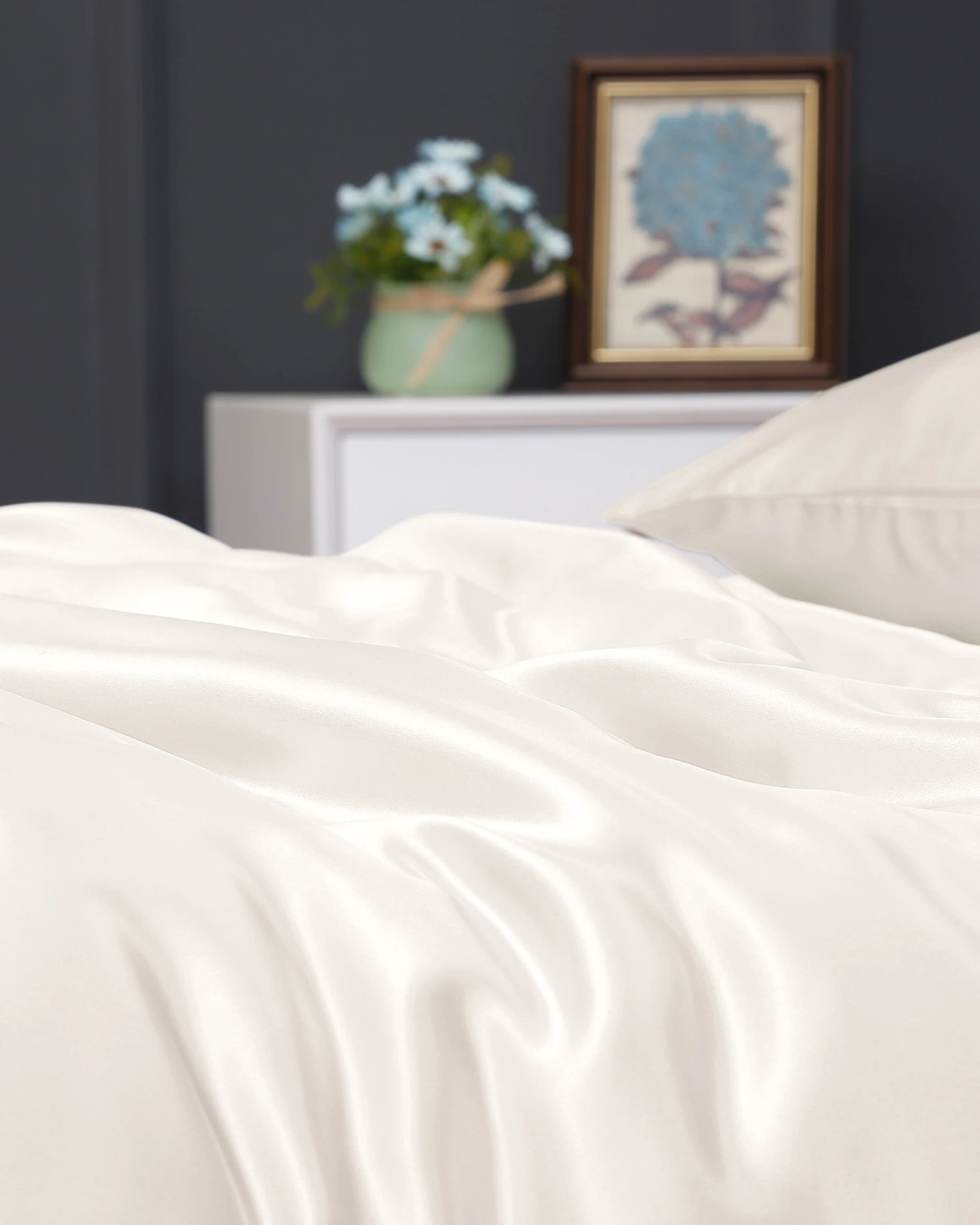 19 Momme Seamless Silk Duvet Cover - Image 5