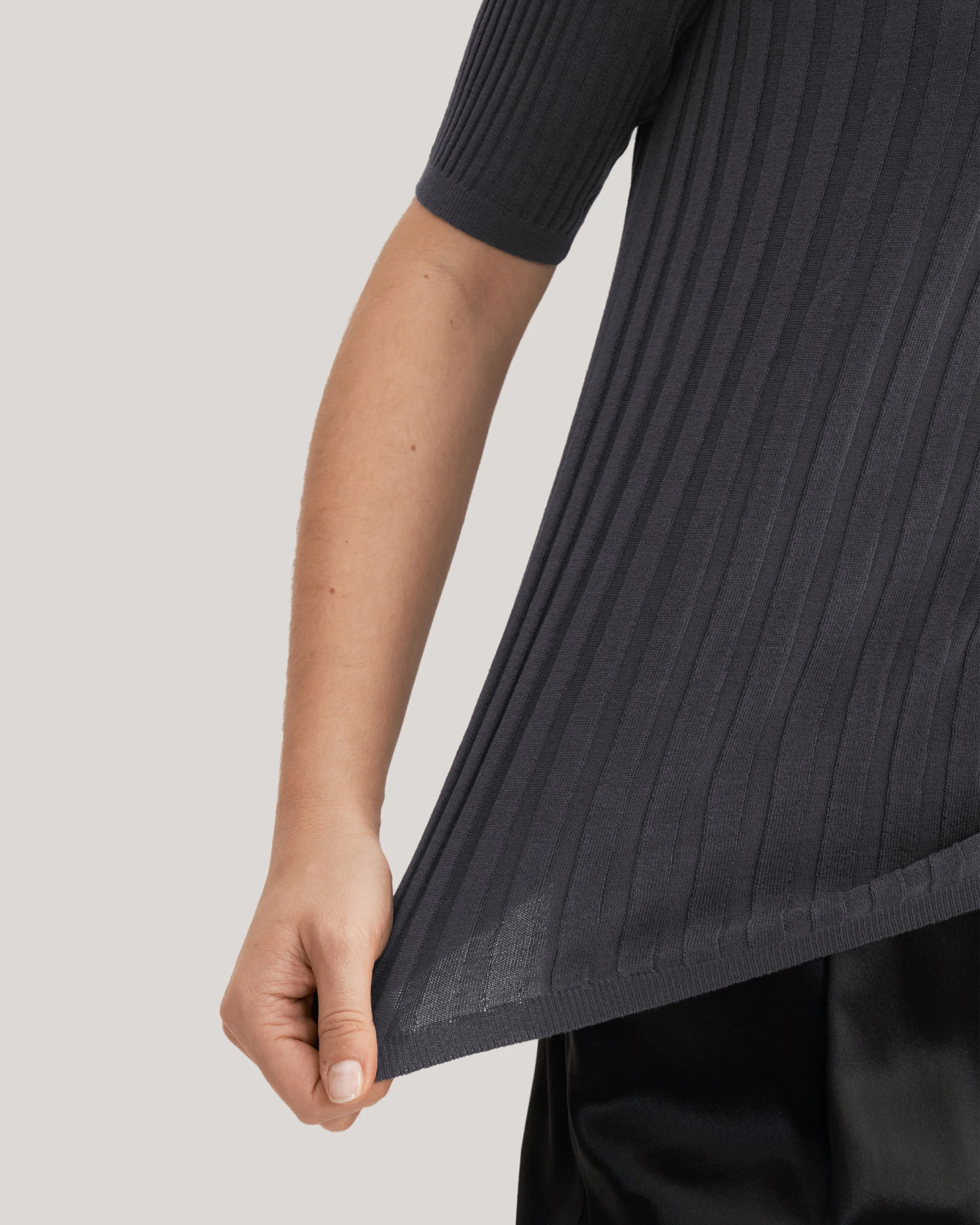 Short Sleeve Basic Silk Knit Tee - Image 12