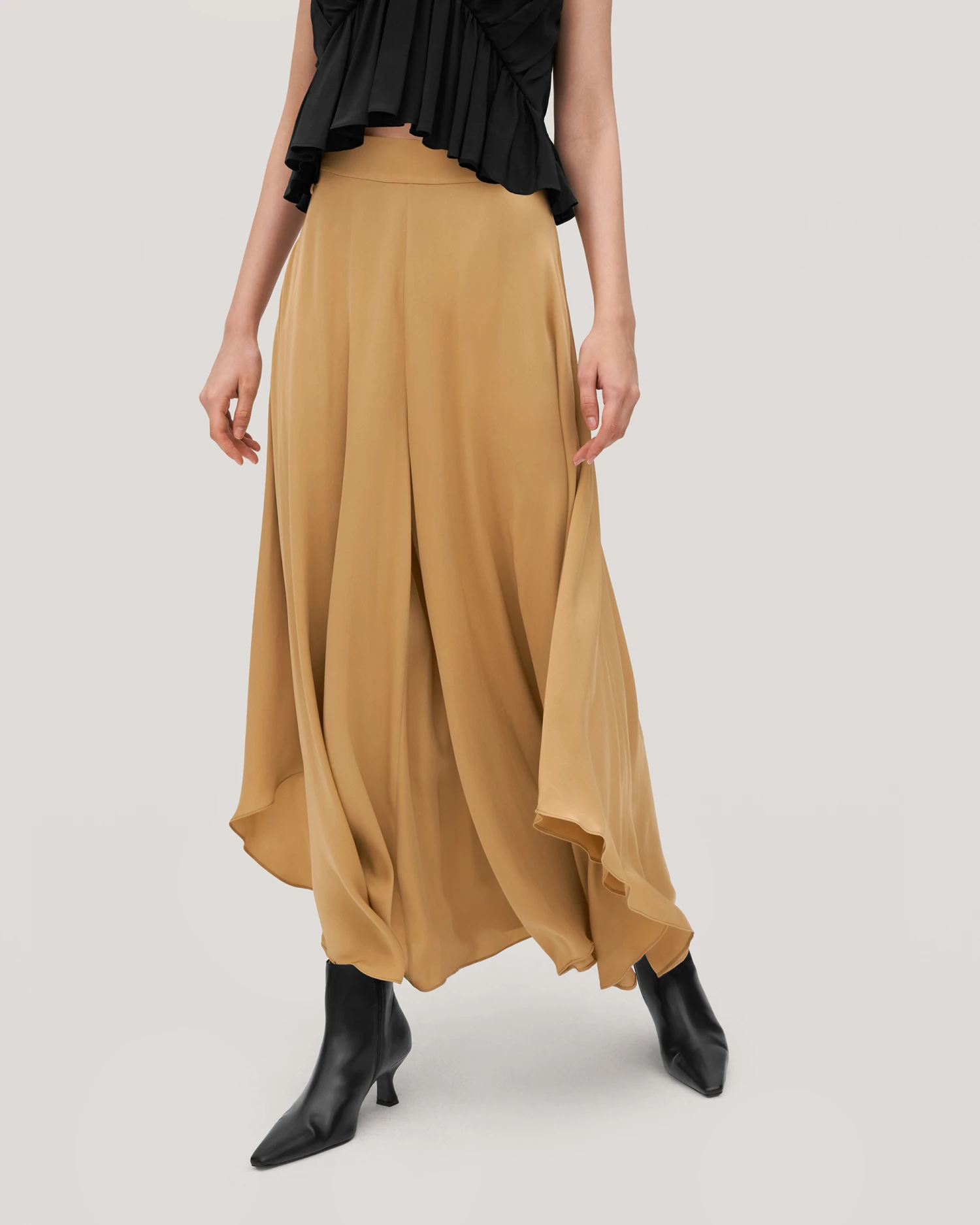 Wide-Legged Silk Fig Pants - Image 12