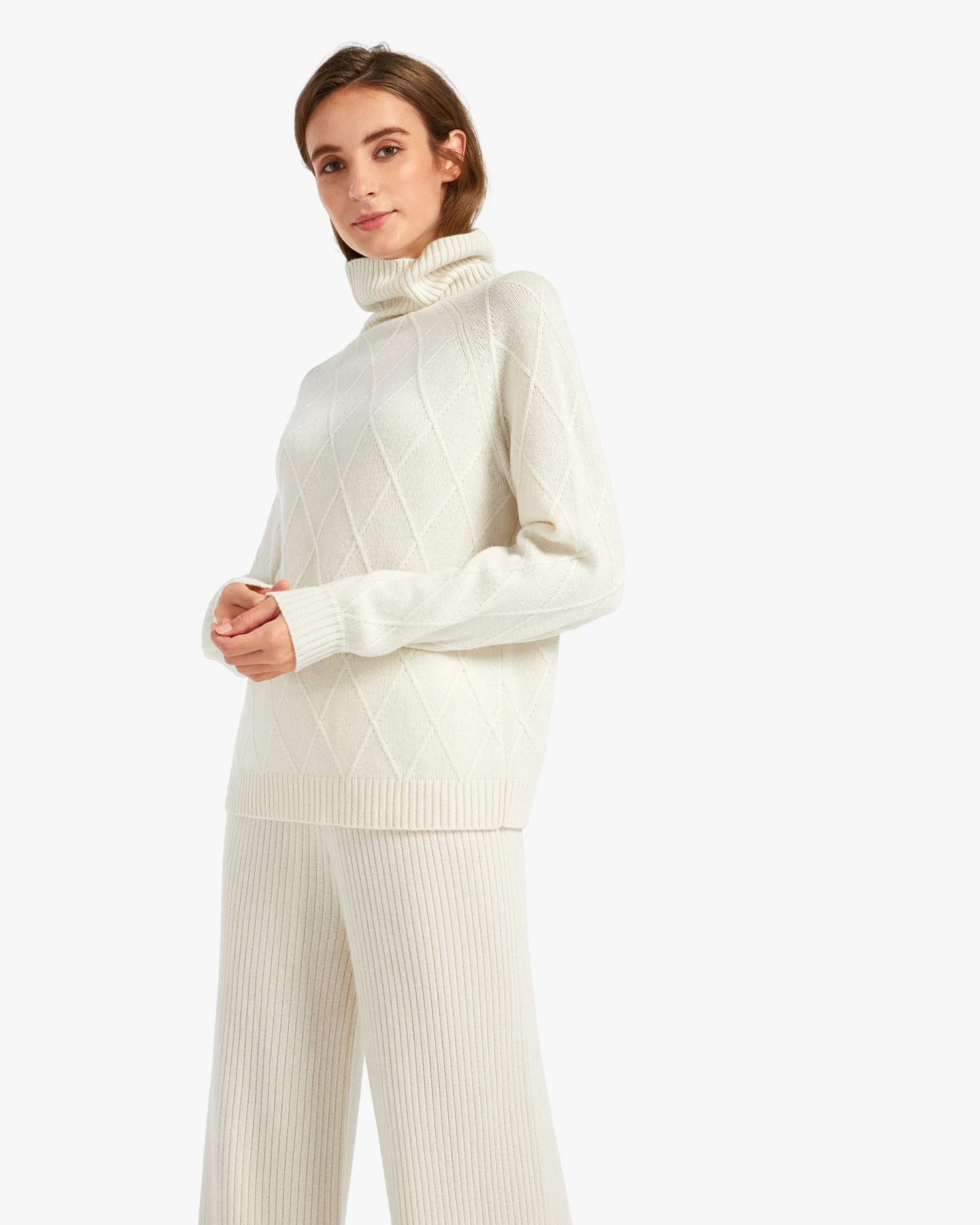 Unique Diamond Knit Cashmere Turtleneck Sweater - Image 12