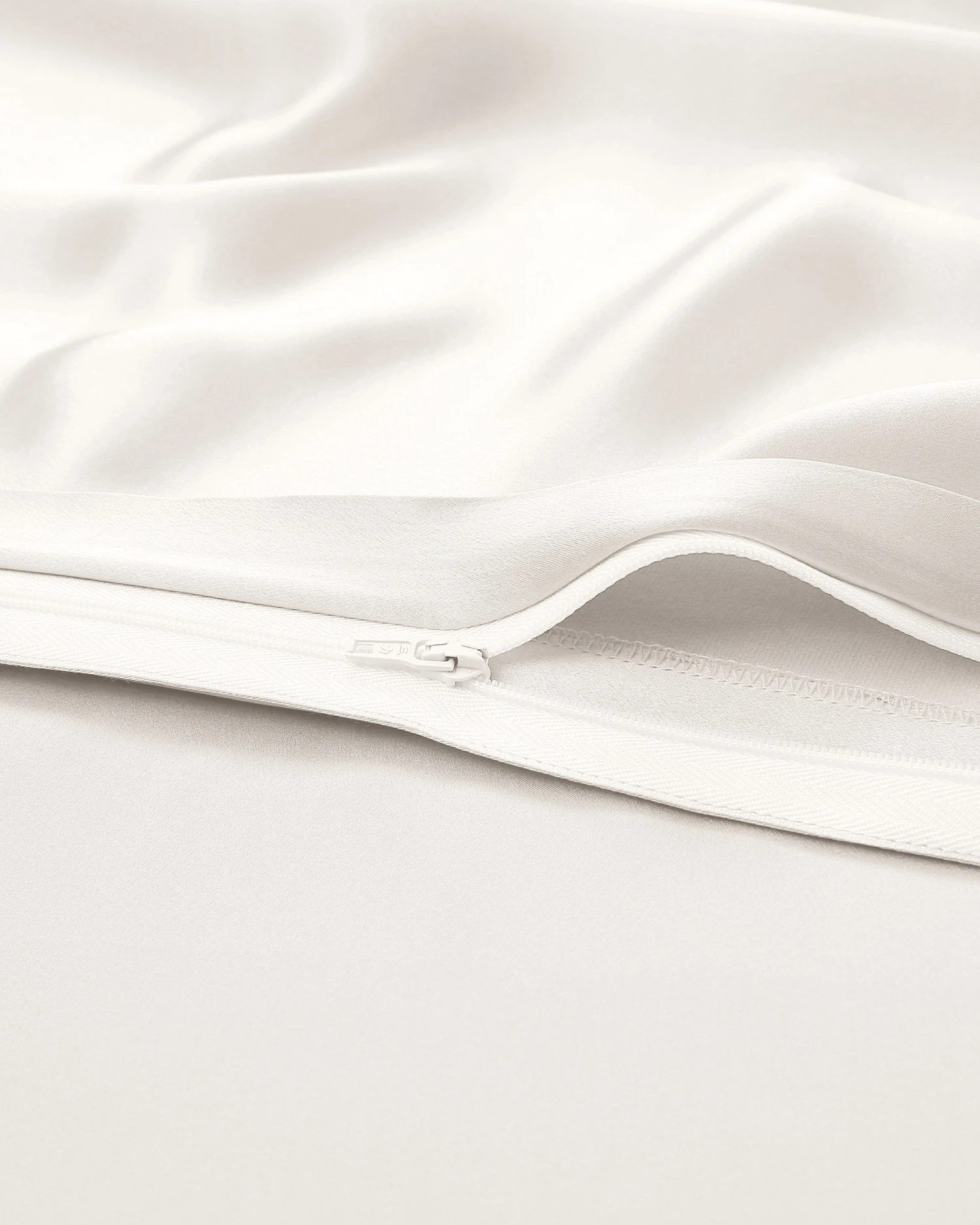 19 Momme Seamless Silk Duvet Cover - Image 6