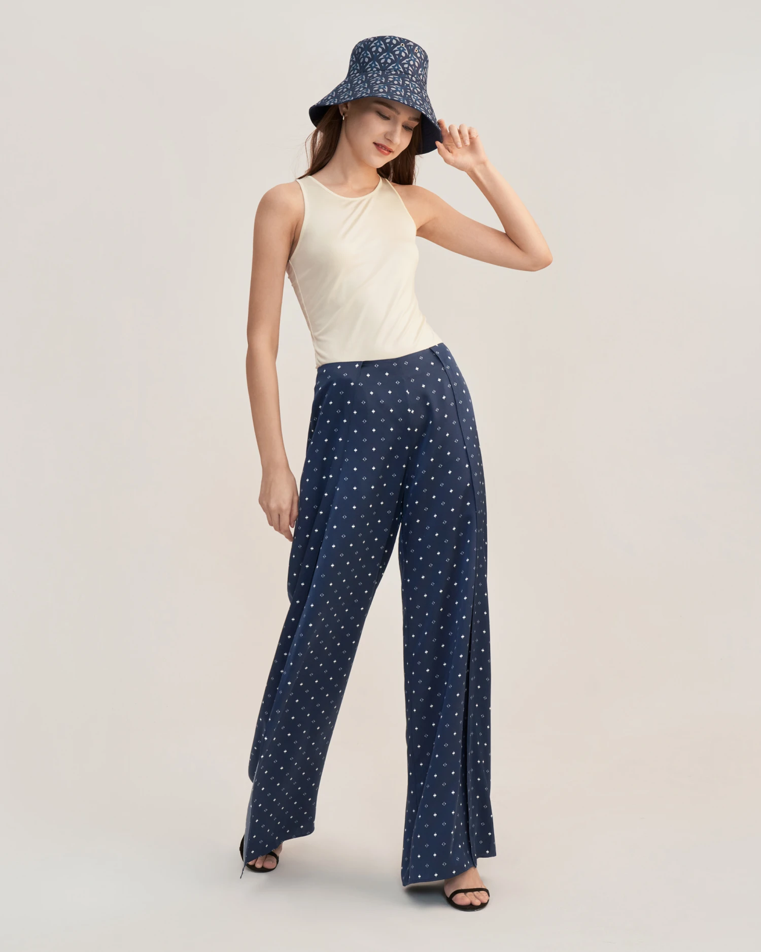 Medallion Lily Silk Twill Double-sided Bucket Hat - Image 6