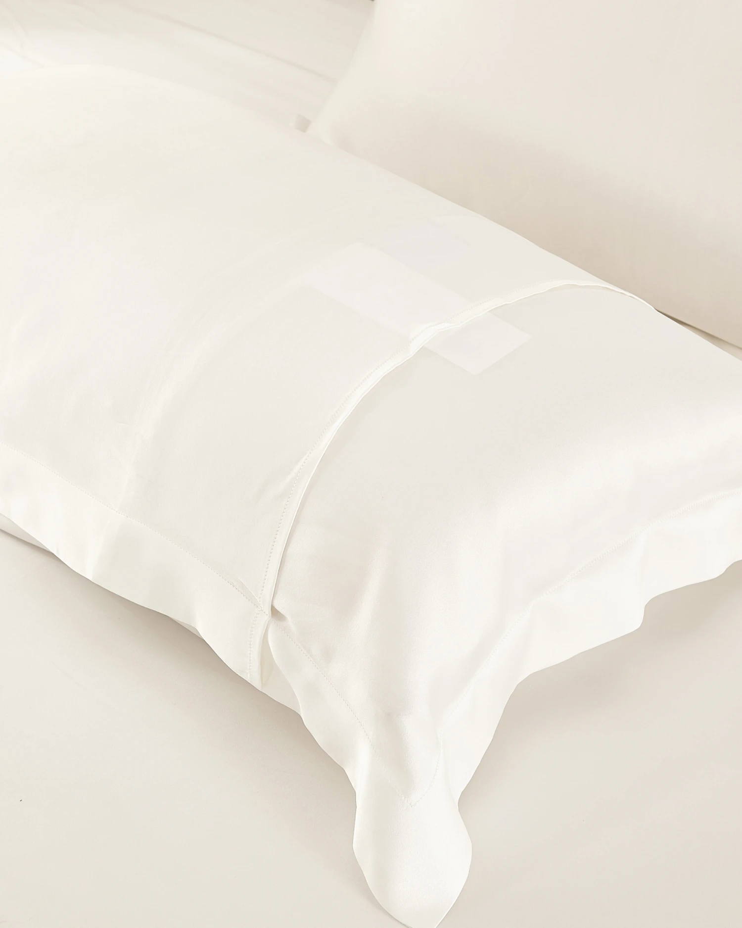 22 Momme Oxford Envelope Silk Pillowcase - Image 8