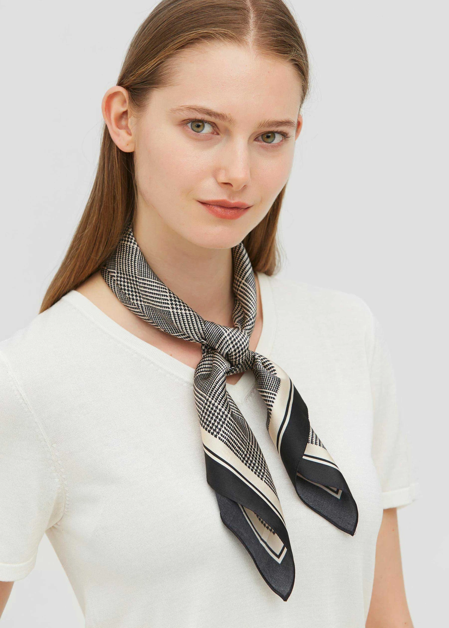 Houndstooth Printed Square Silk Scarf - Image 4